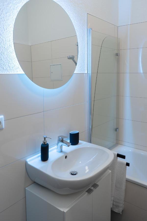 Suite Fuer 4 Mit Terrasse Im Herzen Der Innenstadt Schwerin  Buitenkant foto